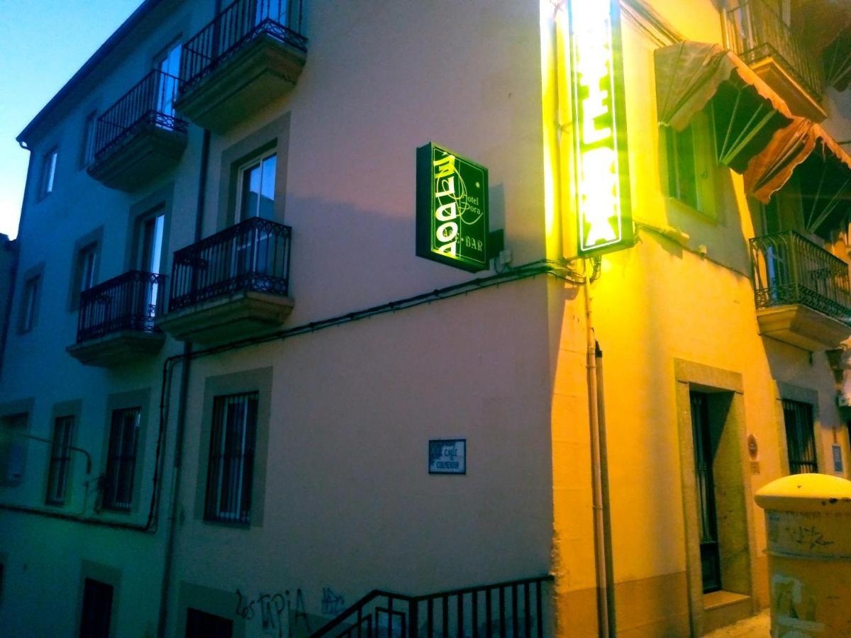 Hotel Dora Plasencia Kültér fotó