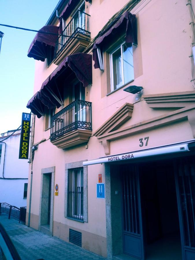 Hotel Dora Plasencia Kültér fotó