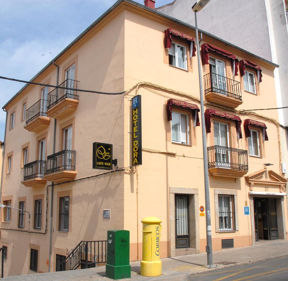 Hotel Dora Plasencia Kültér fotó