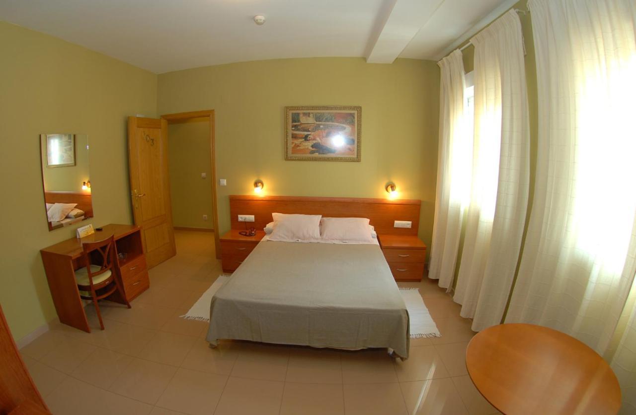 Hotel Dora Plasencia Kültér fotó
