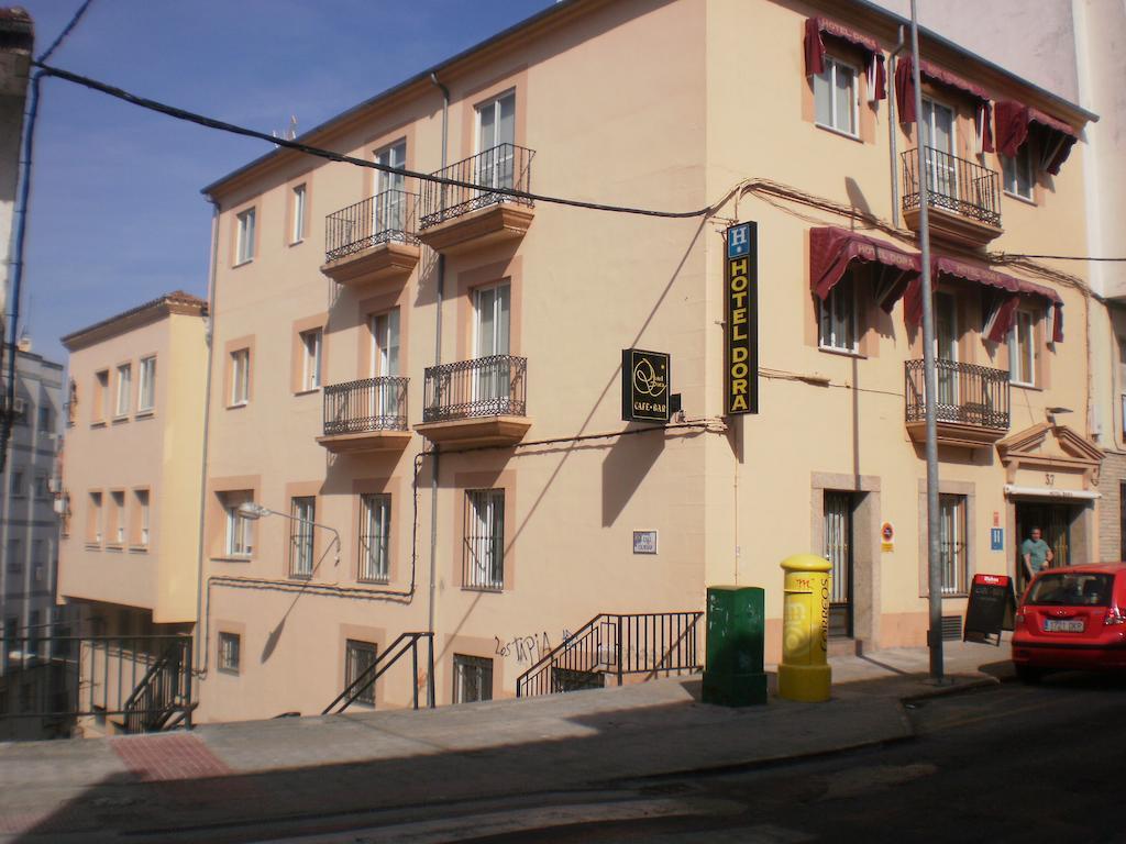 Hotel Dora Plasencia Kültér fotó