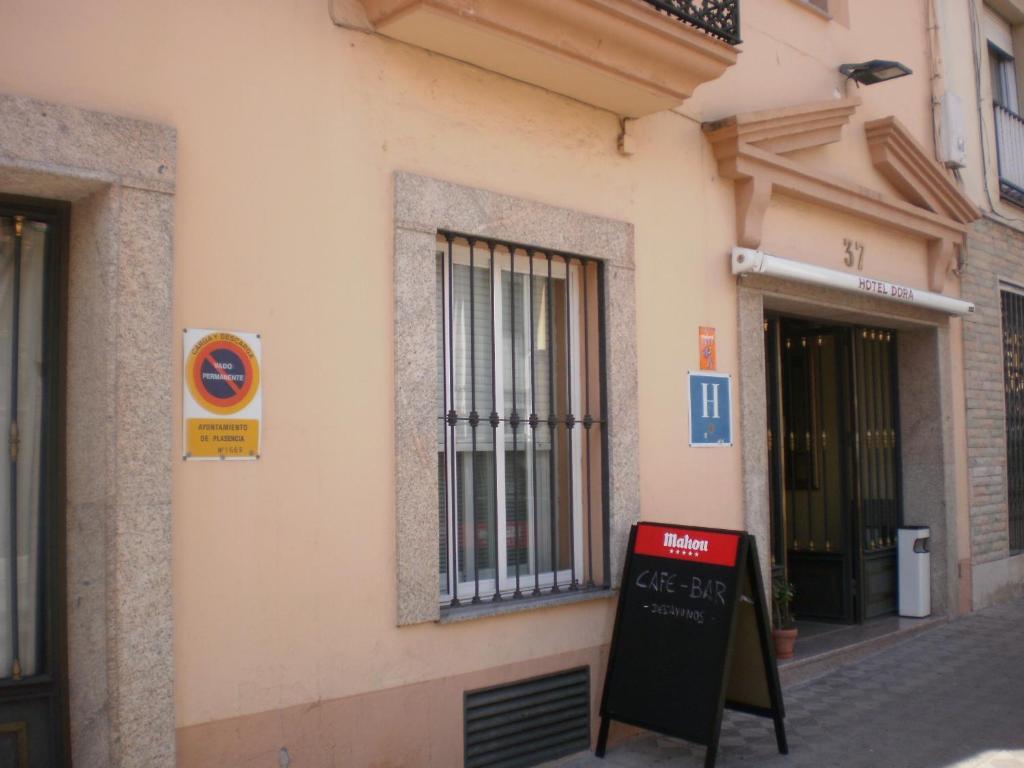 Hotel Dora Plasencia Kültér fotó