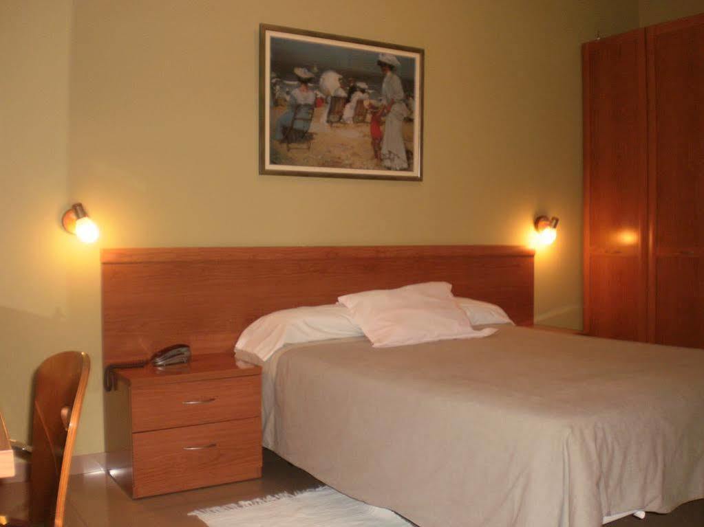 Hotel Dora Plasencia Kültér fotó