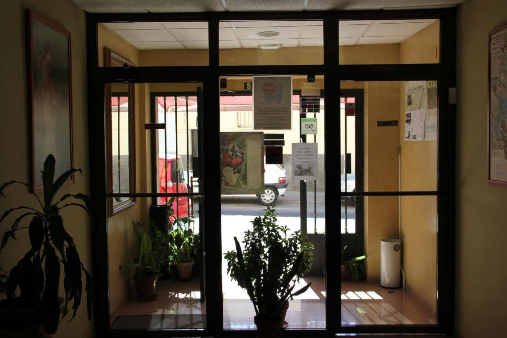 Hotel Dora Plasencia Kültér fotó