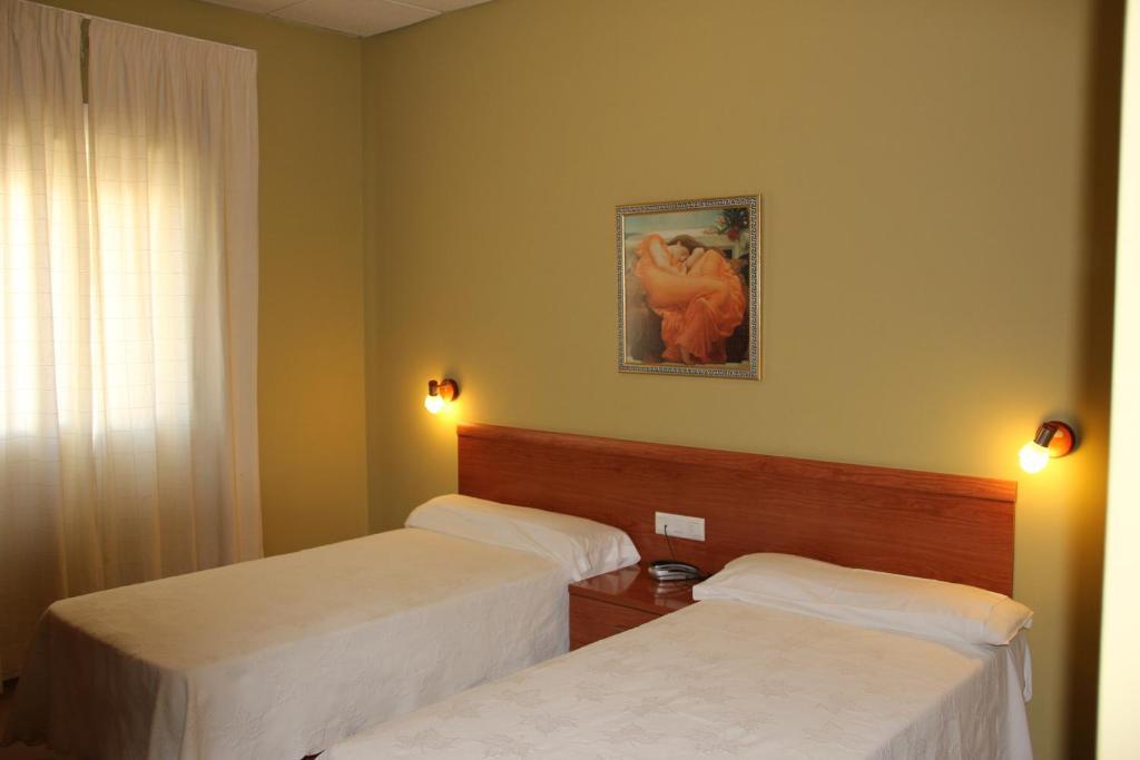 Hotel Dora Plasencia Kültér fotó