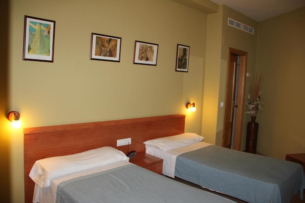 Hotel Dora Plasencia Kültér fotó